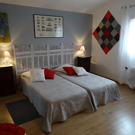 Une Chambre En Ville Savigneux  Værelse billede