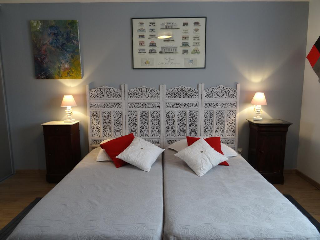 Une Chambre En Ville Savigneux  Værelse billede